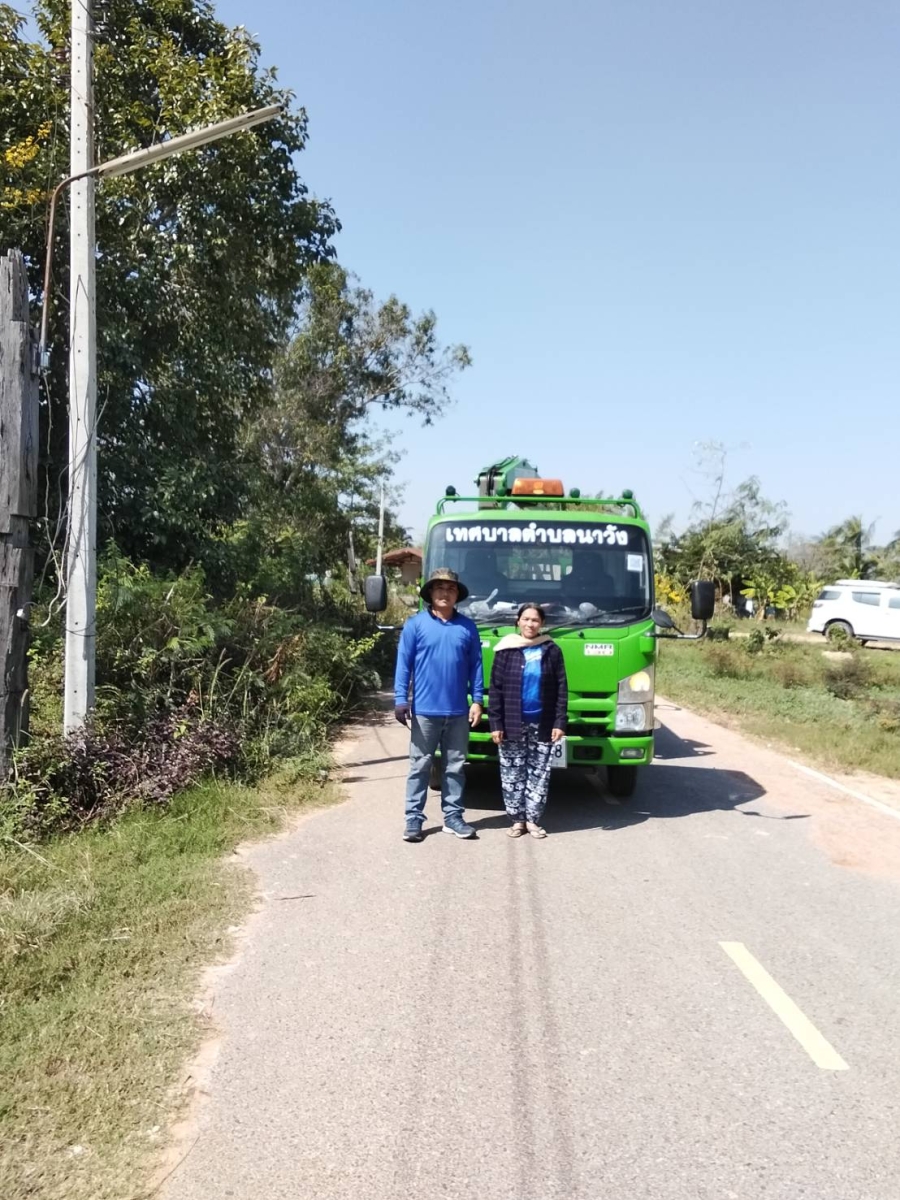 รับแจ้งจากประชาชน ไปดำเนินการซ่อมแซมไฟฟ้าส่องสวาง ผู้นำชุมชนตำบลนาวังและเจ้าหน้าที่สำนักงานเทศบาลตำบลนาวัง กองช่าง ร่วมพัฒนาซ่อมแซมไฟฟ้าส่องสว่าง 5 หมู่บ้าน ตำบลนาวัง อำเภอเมืองอำนาจเจริญ จังหวัดอำนาจเจริญ